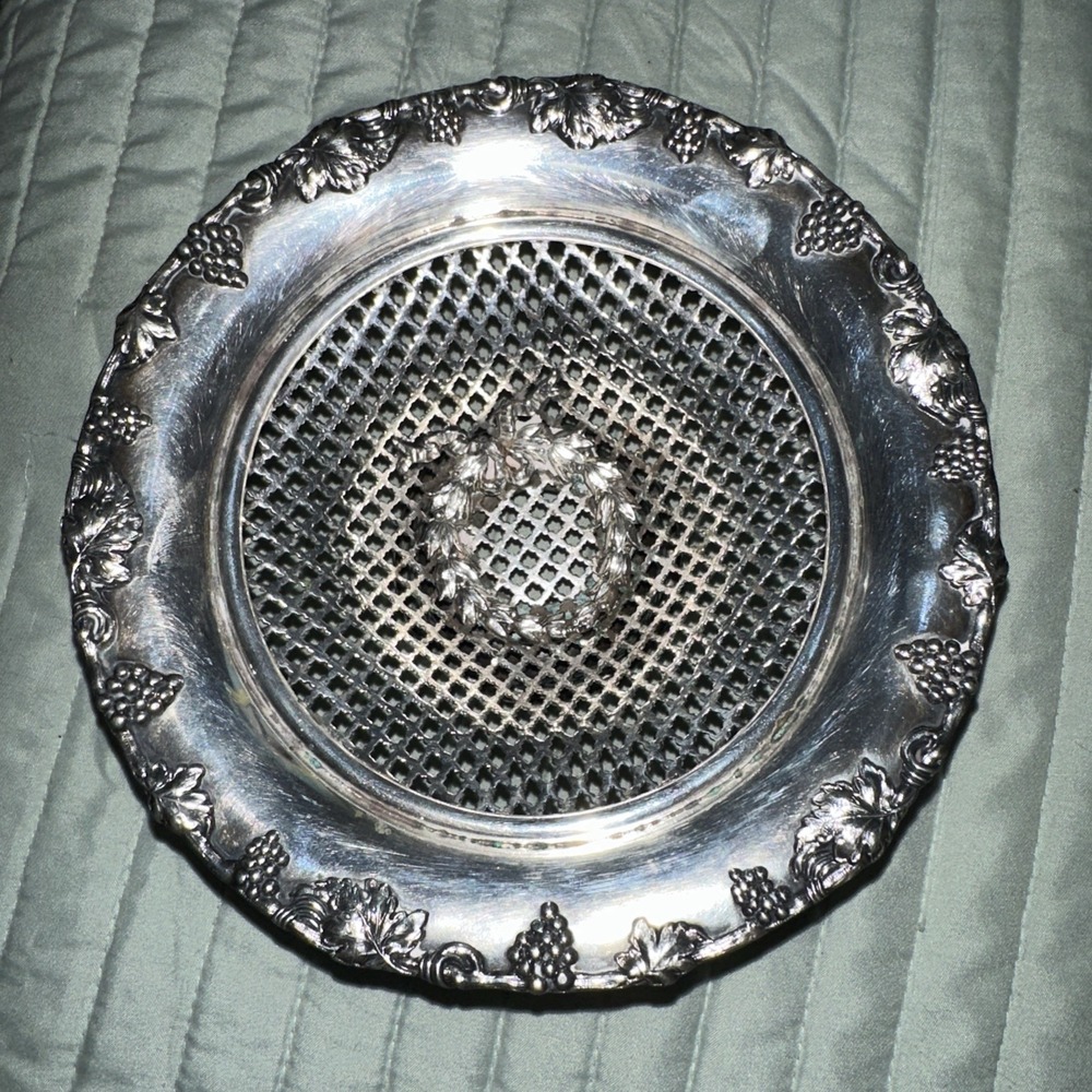 L. B. S. Co. Sheffield Vintage Silver Open Basket Weave Grapevine ~ Beautiful